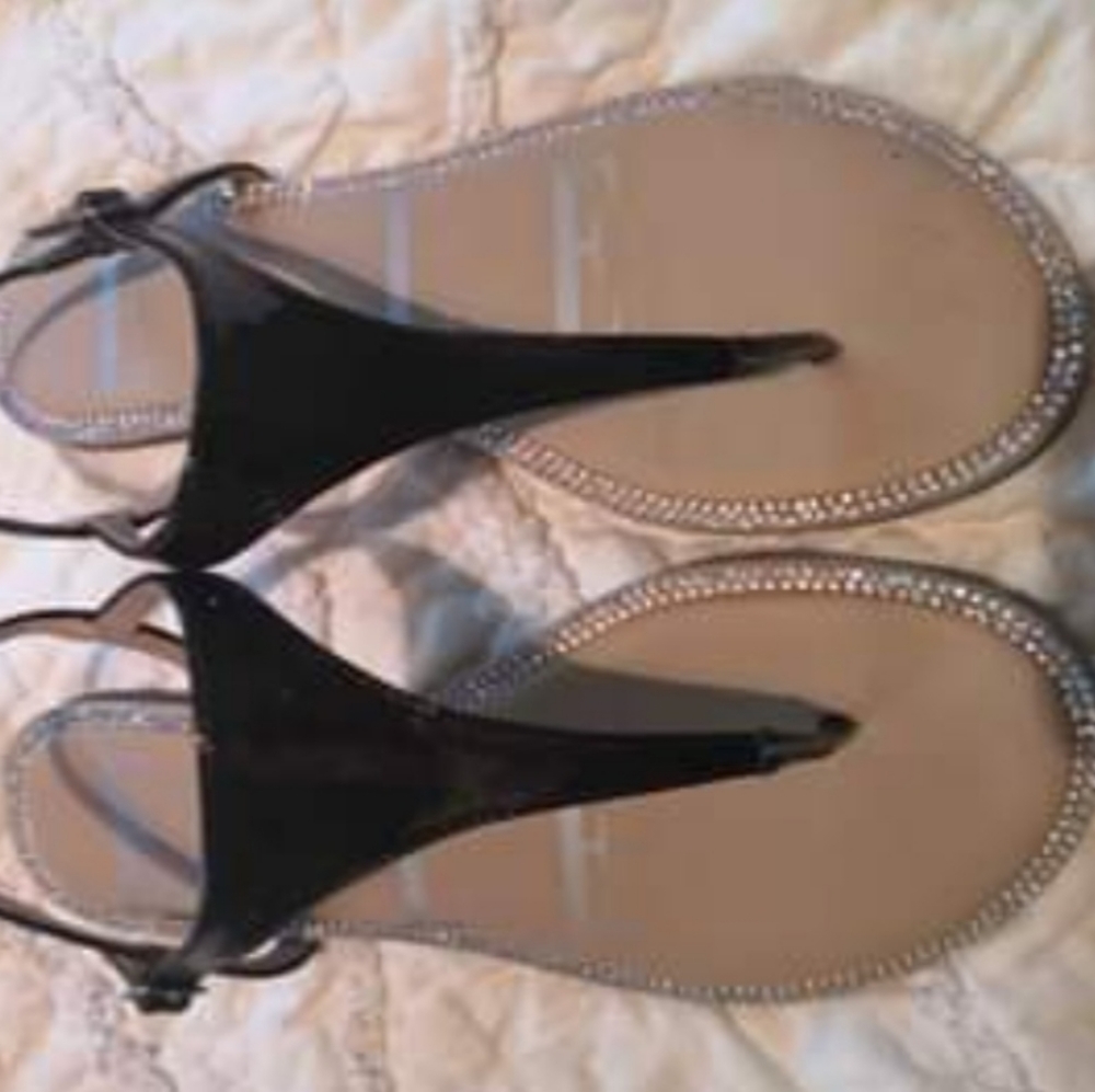 Elle sandals